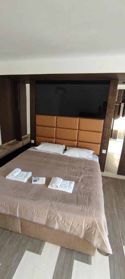 יירבאן Garden Lounge Hotel מראה חיצוני תמונה