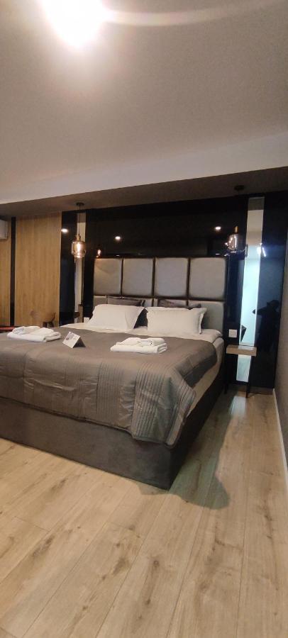 יירבאן Garden Lounge Hotel מראה חיצוני תמונה