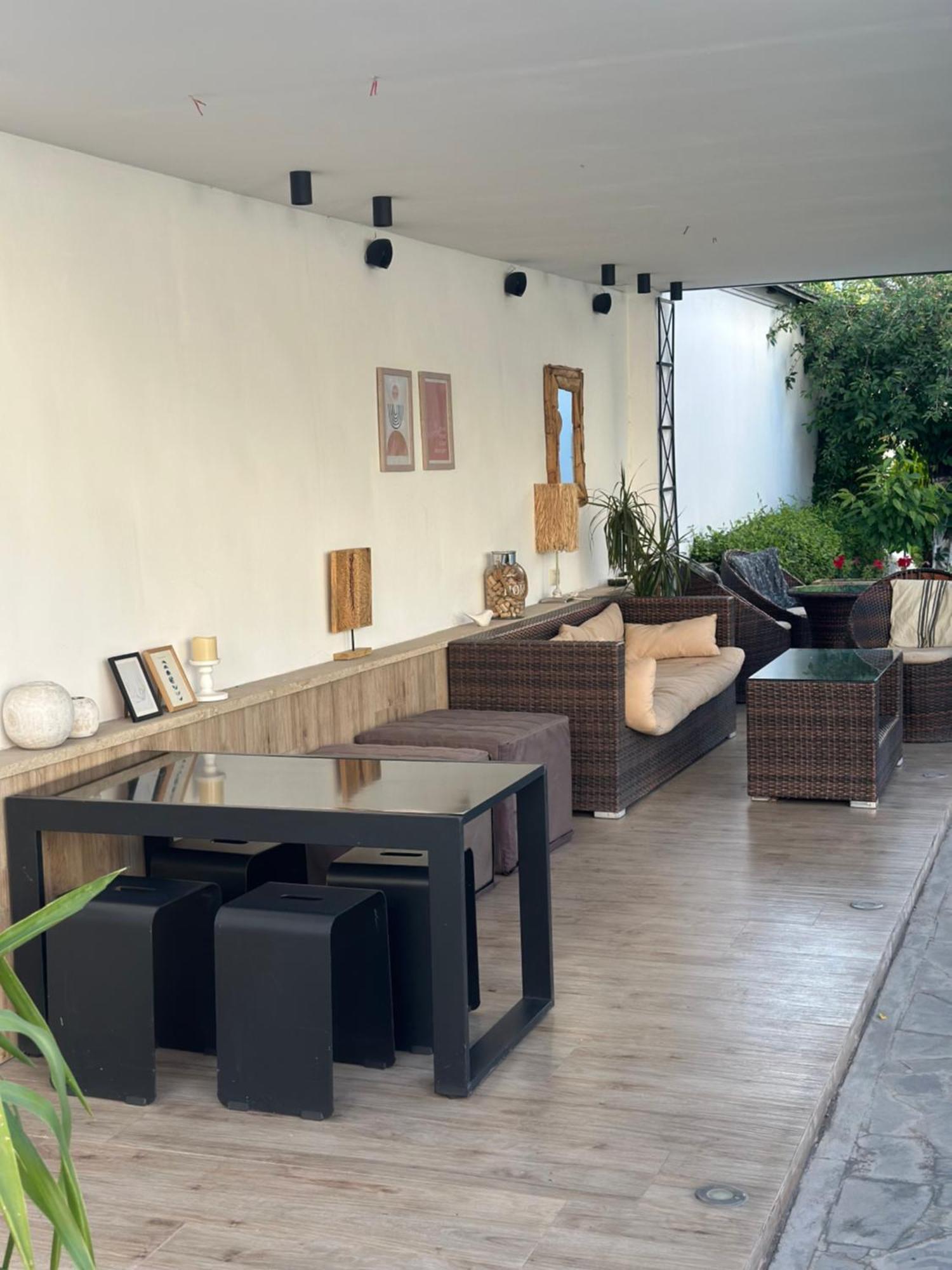 יירבאן Garden Lounge Hotel מראה חיצוני תמונה