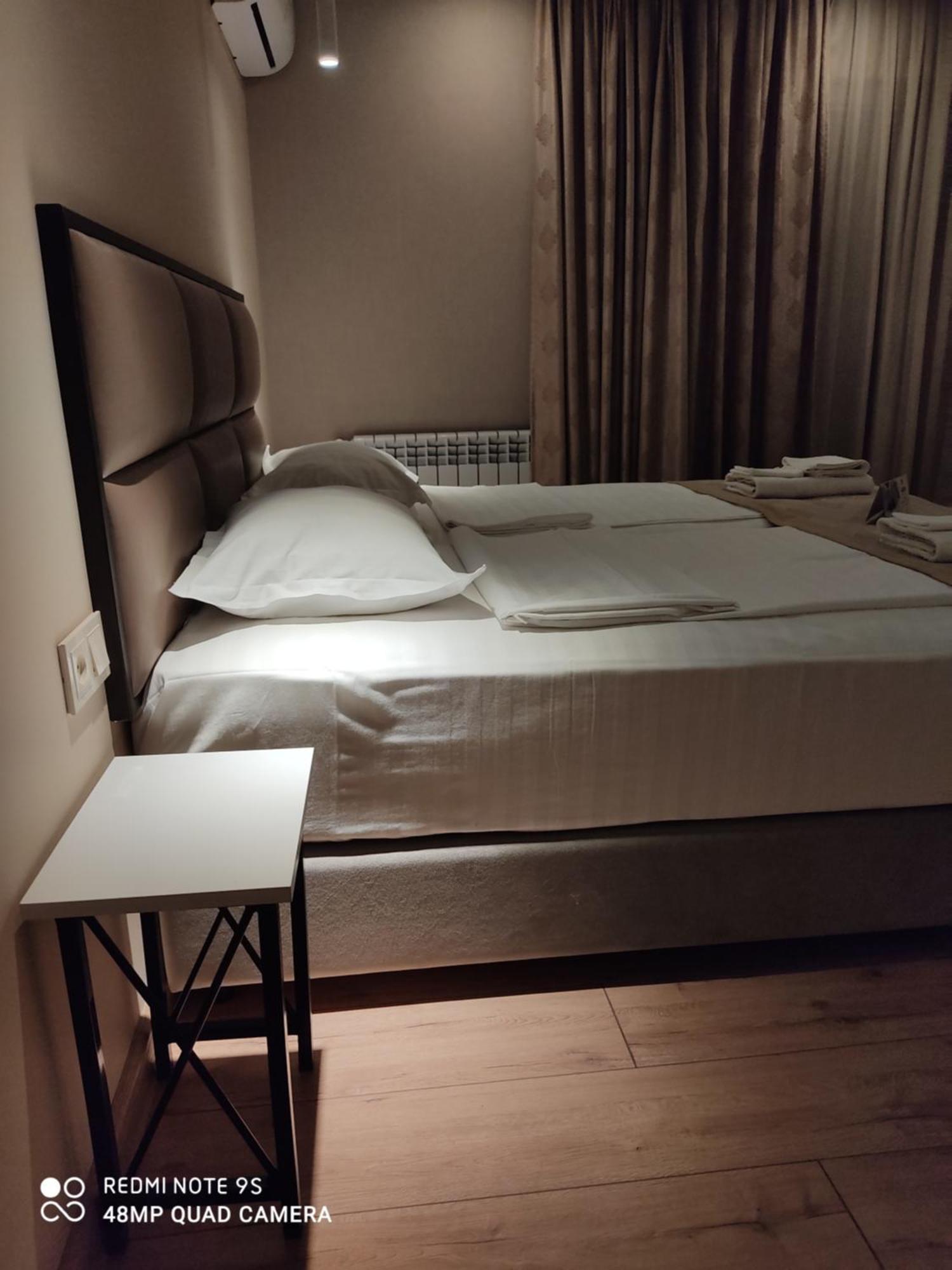 יירבאן Garden Lounge Hotel חדר תמונה
